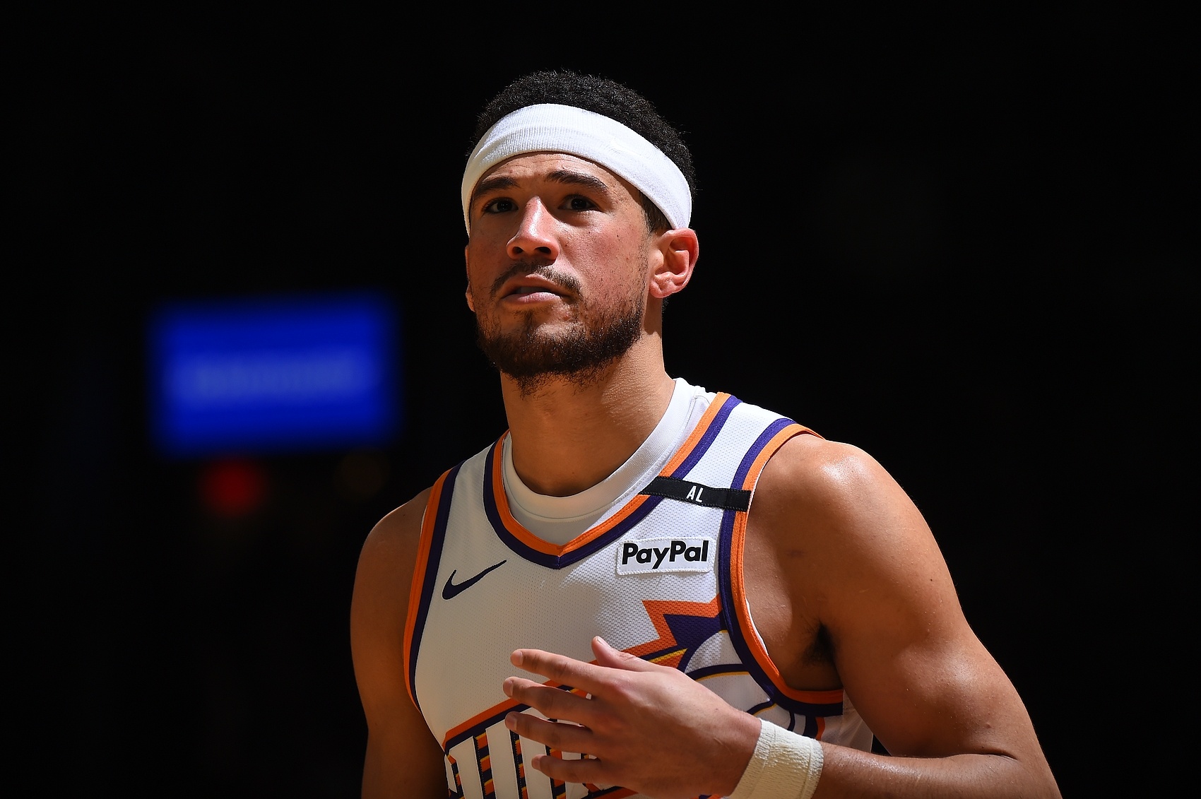 Baccara Gaming-太阳队史新标杆:官方发布布克生涯高光进球集锦,70分之夜与绝杀时刻璀璨呈现