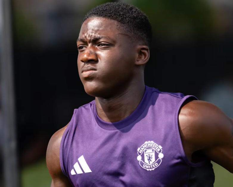 暗示得不到阿莫林认可?梅努回应网友对社媒的猜测:夸大其词