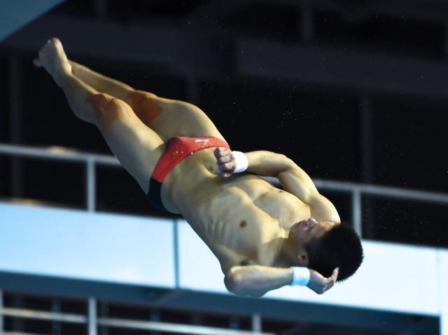 APP下载-世界杯杨健赢10米台冠军 杨昊不稳双保险并不保险